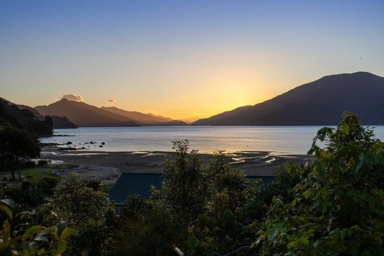 Photo of property in 937 Kenepuru Road, Mahau Sound, Picton, 7282