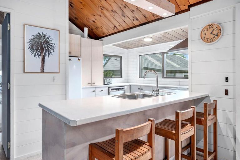 Photo of property in 12 Waitawa Place, Lynmore, Rotorua, 3010