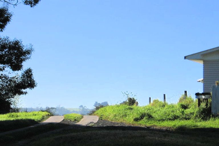 Photo of property in 14 Whiteman Road, Kawakawa, 0210