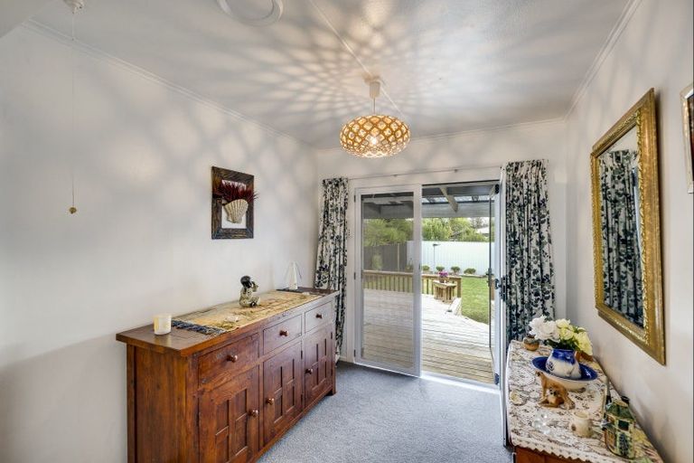 Photo of property in 64 Middle Road, Havelock North, 4130