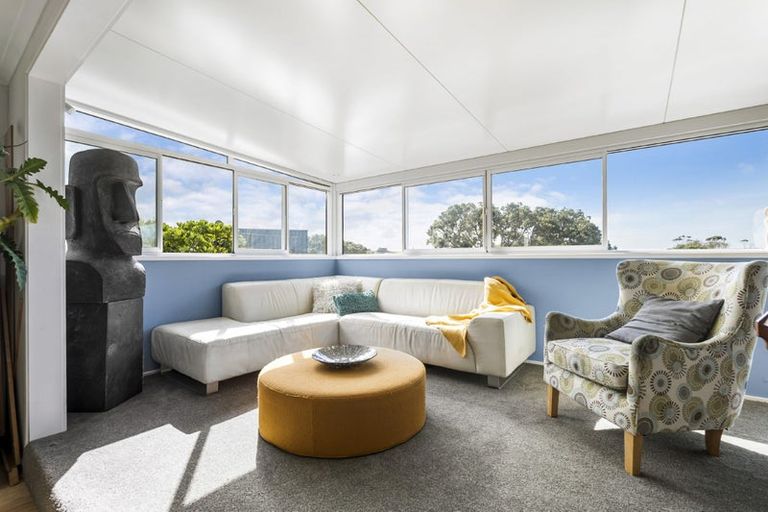 Photo of property in 1015b Beach Road, Torbay, Auckland, 0630