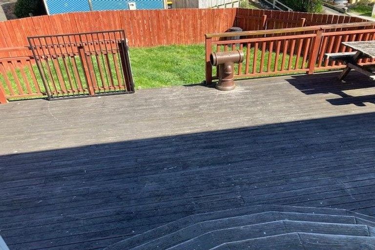 Photo of property in 29 Domanski Crescent, Owhiro Bay, Wellington, 6023