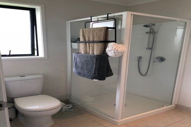 Photo of property in 6 Travis View Drive, Fairview Heights, Auckland, 0632