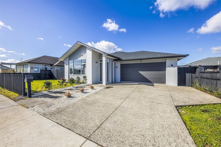 Photo of property in 18 Paso Fino Crescent, Karaka, Papakura, 2113