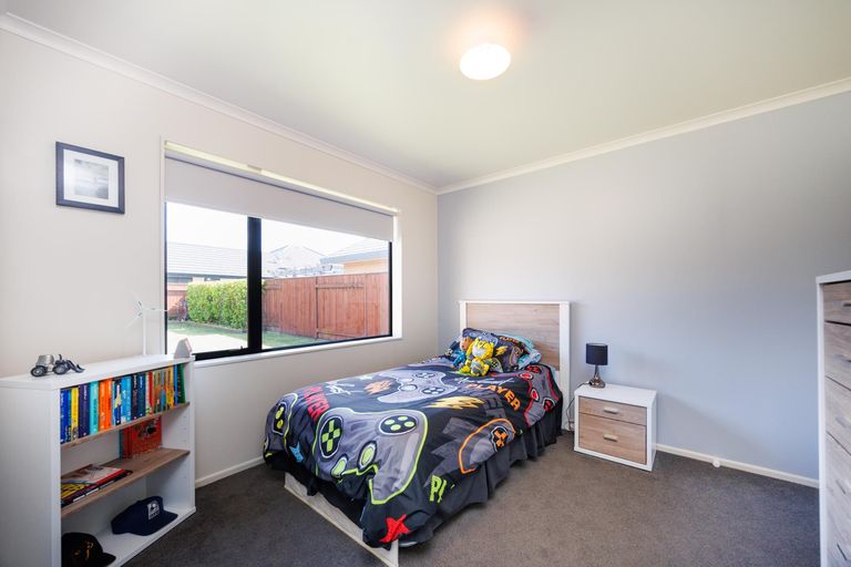 Photo of property in 43 Geneva Terrace, Kelvin Grove, Palmerston North, 4414