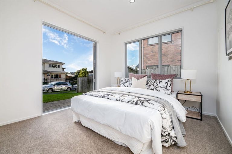 Photo of property in 17 Midhurst Avenue, Henderson, Auckland, 0612