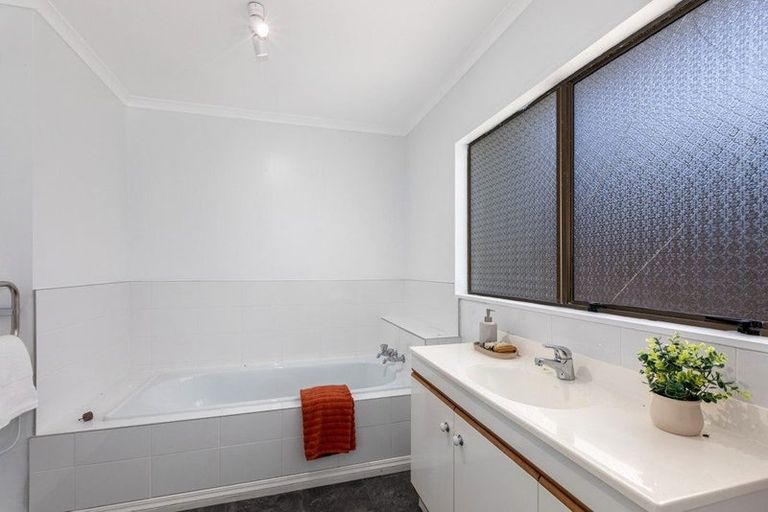 Photo of property in 46 David Crescent, Karori, Wellington, 6012