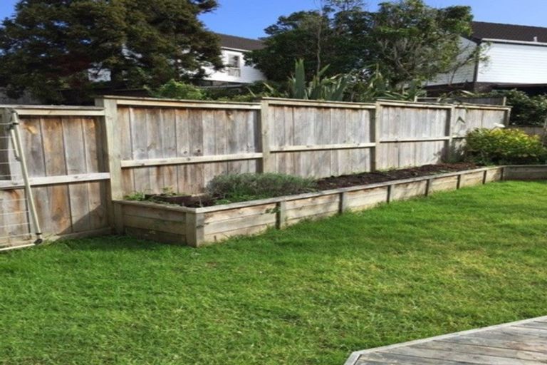 Photo of property in 2/45 Hutchinson Avenue, New Lynn, Auckland, 0600