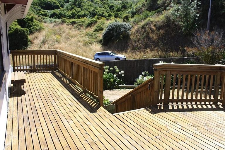 Photo of property in 50 Melrose Road, Island Bay, Wellington, 6023