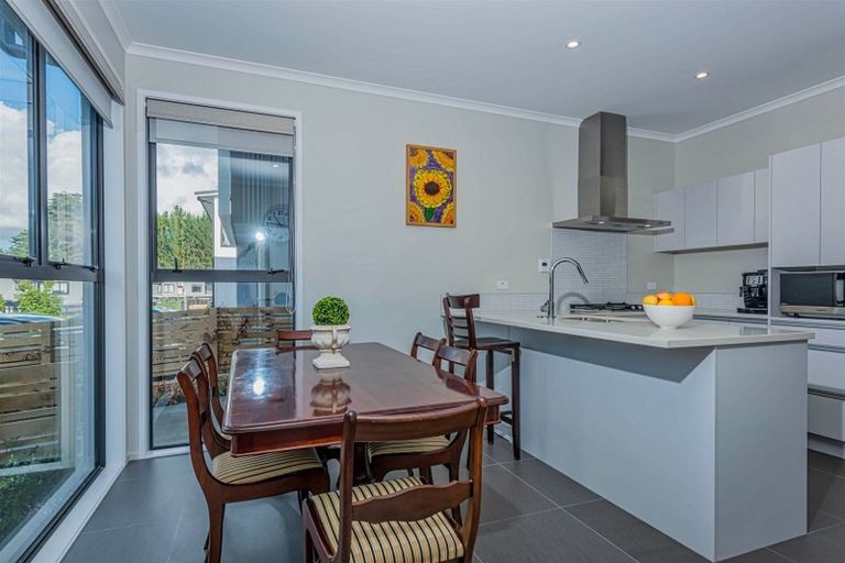 Photo of property in 14 Wai Place, Westgate, Auckland, 0614