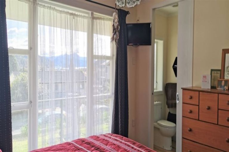 Photo of property in 36 South Terrace, Picton, 7220