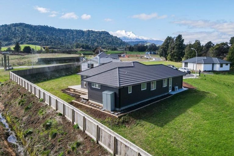 Photo of property in 16 Kowhai Crescent, Ohakune, 4625