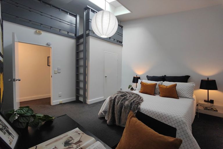 Photo of property in 1/5 Hopper Street, Mount Cook, Wellington, 6011