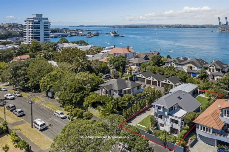 Photo of property in 75a Stanley Point Road, Stanley Point, Auckland, 0624