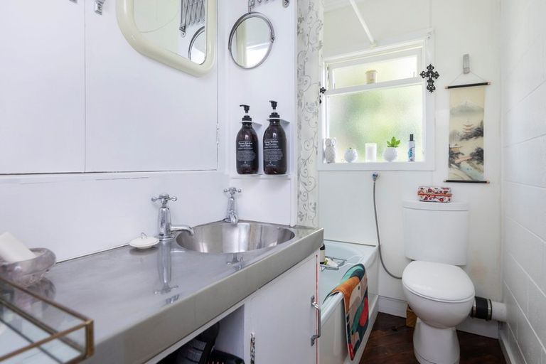 Photo of property in Balmoral Court, 2/130a Balmoral Road, Mount Eden, Auckland, 1024