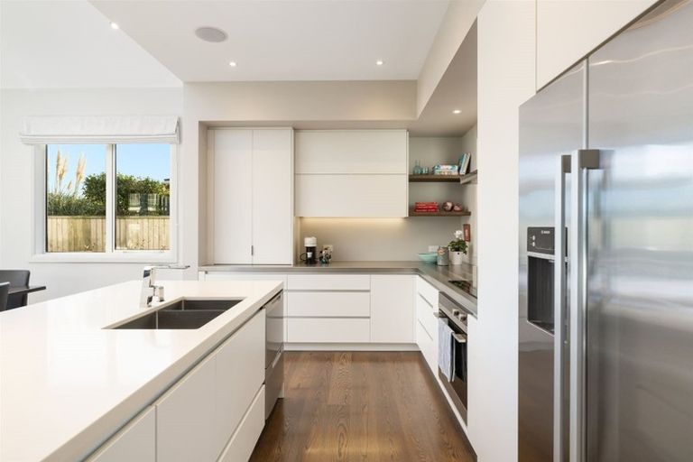 Photo of property in 114 Oceanbeach Road, Mount Maunganui, 3116