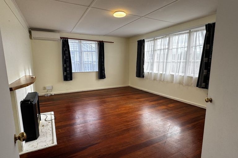 Photo of property in 10 Kowhai Street, Naenae, Lower Hutt, 5011