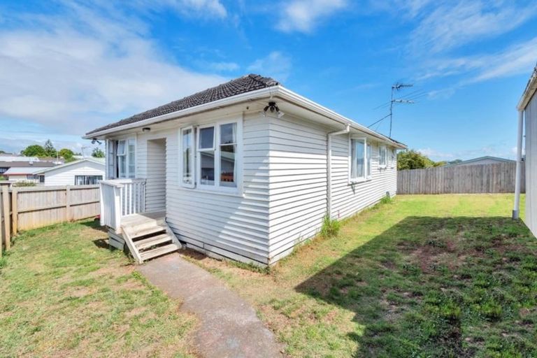 Photo of property in 12 Igloo Place, Red Hill, Papakura, 2110