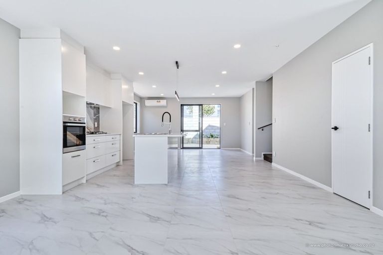 Photo of property in 51b Rosedale Road, Pinehill, Auckland, 0632