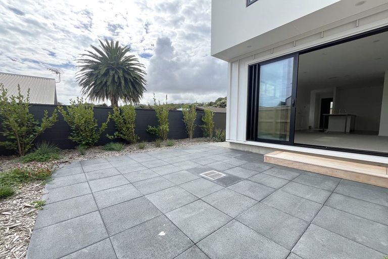 Photo of property in 17/10 Pascoe Avenue, Paremata, Porirua, 5026