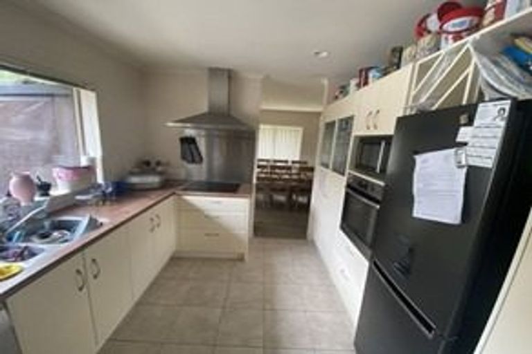 Photo of property in 15 Malin Place, Pinehill, Auckland, 0632