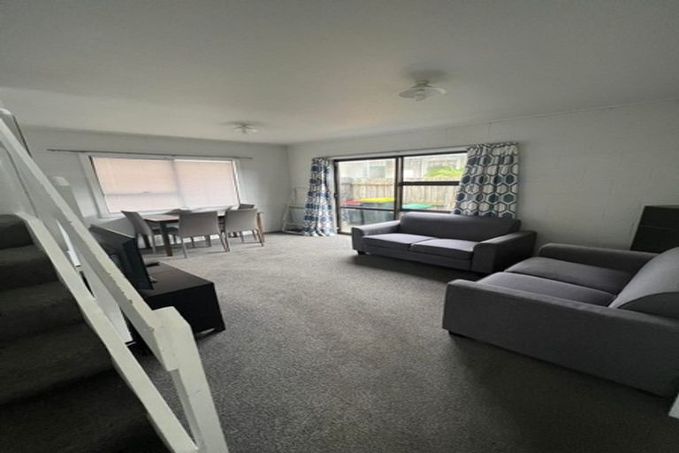 Photo of property in 2/47 Brockworth Place, Riccarton, Christchurch, 8011