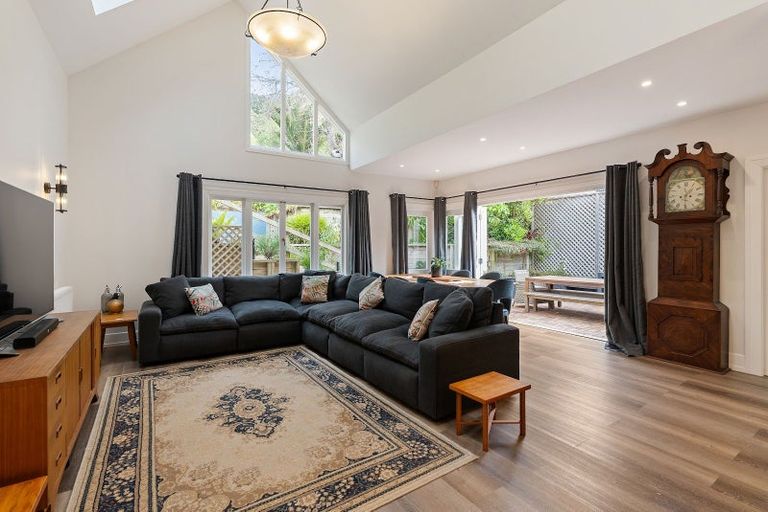 Photo of property in 210 Oriental Parade, Oriental Bay, Wellington, 6011