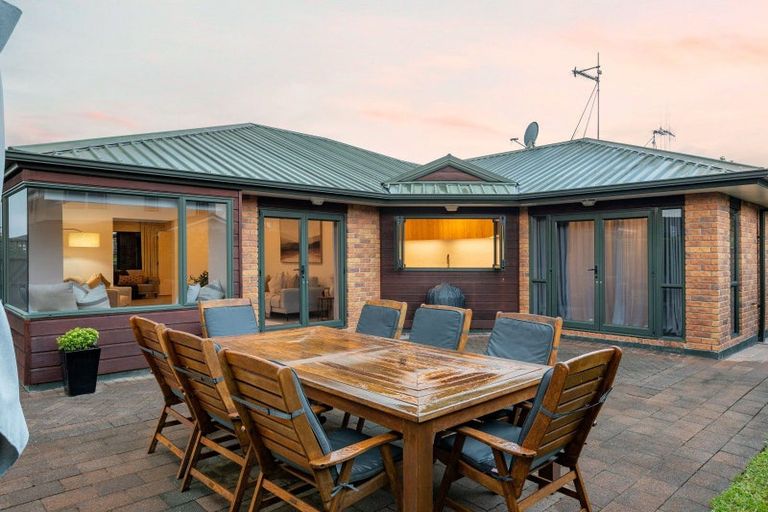 Photo of property in 38 Rototuna Road, Flagstaff, Hamilton, 3210