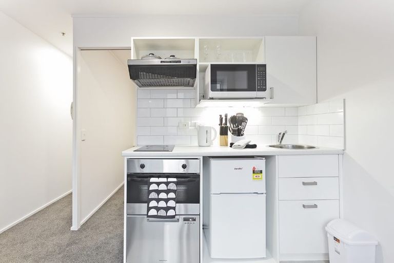 Photo of property in Harvard On Hobson Apartments, 9e/147 Hobson Street, Auckland Central, Auckland, 1010