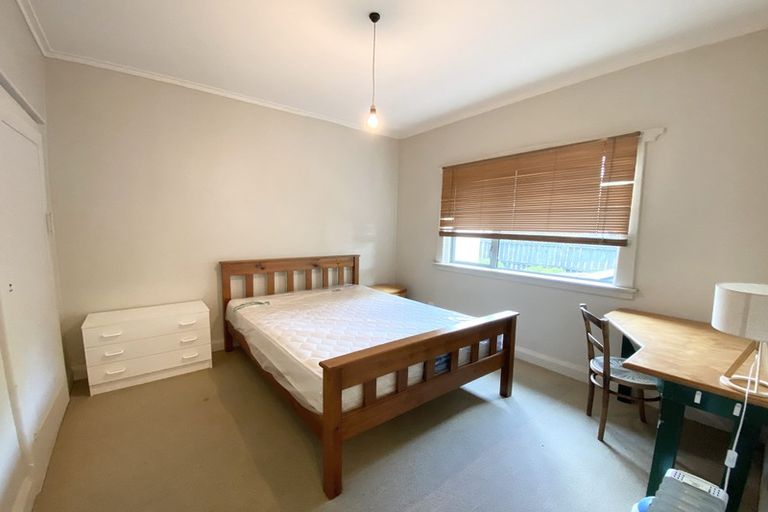 Photo of property in 35 Memorial Avenue, Ilam, Christchurch, 8053