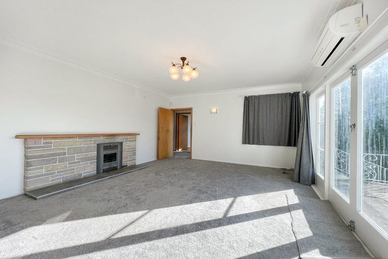 Photo of property in 8 Sherwood Avenue, Te Atatu South, Auckland, 0610