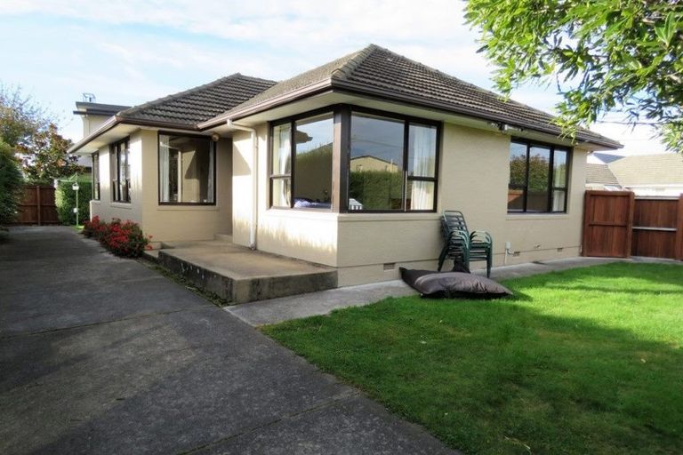 Photo of property in 156 Avonhead Road, Avonhead, Christchurch, 8042