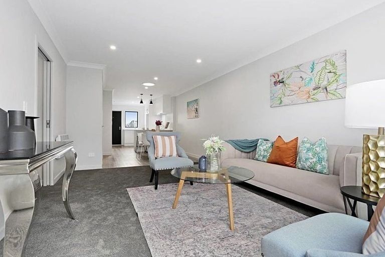 Photo of property in 56 Paretaiuru Crescent, Papakura, 2110