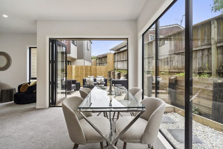 Photo of property in 6d Pax Avenue, Forrest Hill, Auckland, 0620
