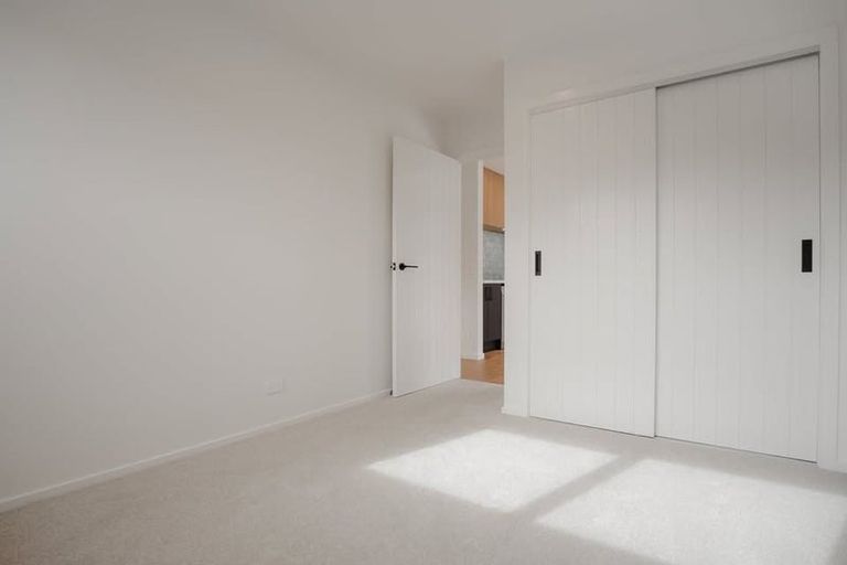 Photo of property in 19 Shelduck Road, Jacks Point, 9371