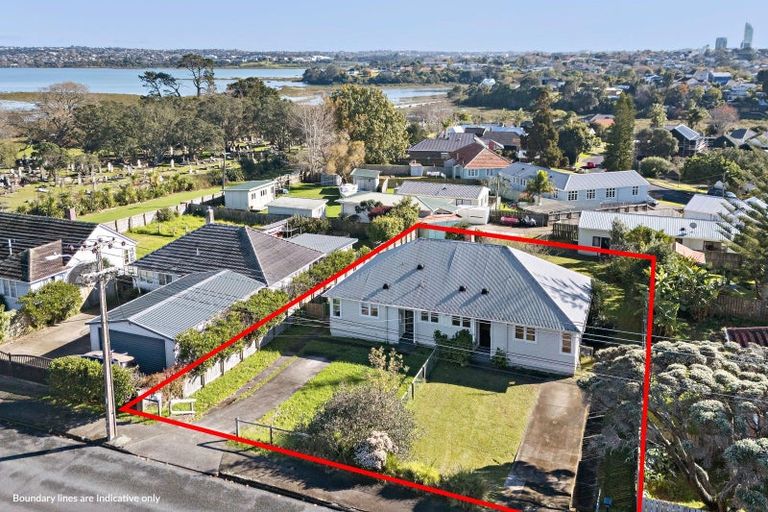Photo of property in 132 Bayswater Avenue, Bayswater, Auckland, 0622