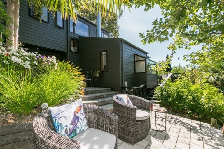 Photo of property in 2 Kopanga Road, Havelock North, 4130