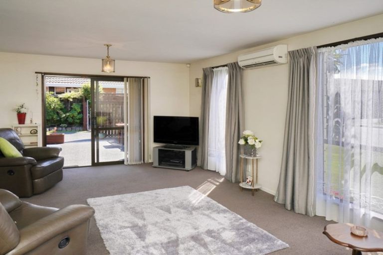 Photo of property in 70 Cheyenne Street, Sockburn, Christchurch, 8042