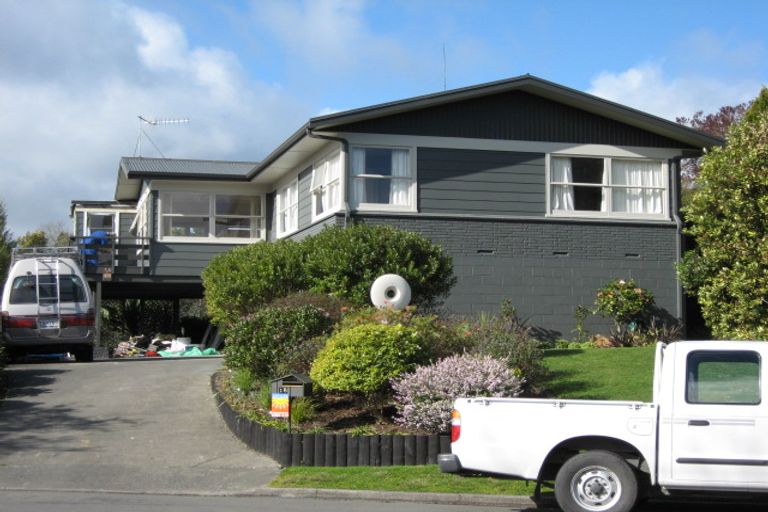 Photo of property in 16 Aotea Crescent, Havelock North, 4130