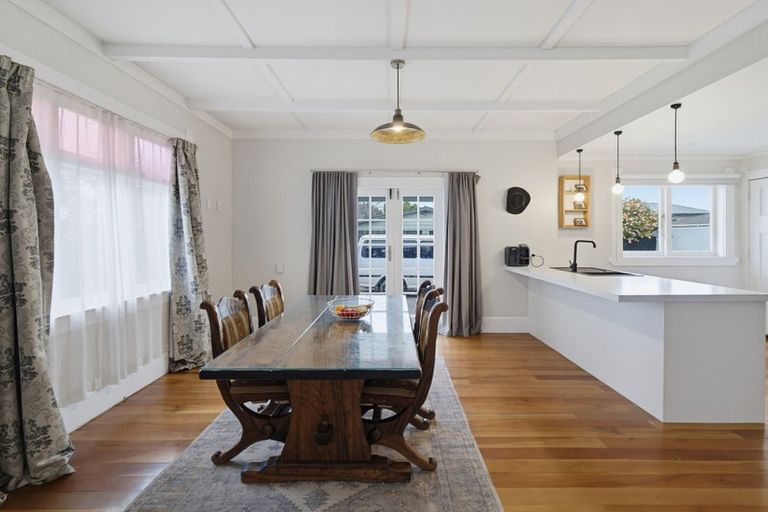 Photo of property in 1213 Caroline Road, Mayfair, Hastings, 4122