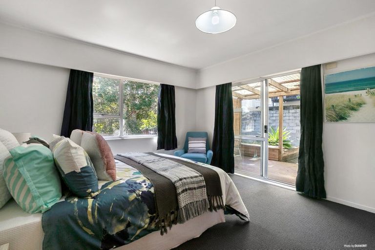 Photo of property in 15 Barlow Place, Chatswood, Auckland, 0626