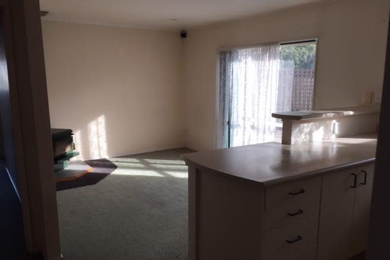 Photo of property in 5 Tokay Place, Huapai, Kumeu, 0810