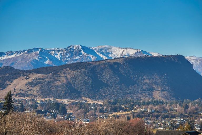 Photo of property in 14 Elderberry Crescent, Wanaka, 9305