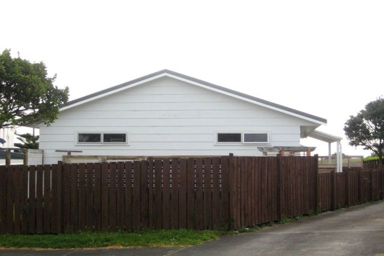Photo of property in 11a-b Maui Place, Spotswood, New Plymouth, 4310