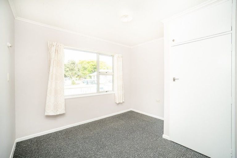 Photo of property in 3 Seddon Street, Takaro, Palmerston North, 4412