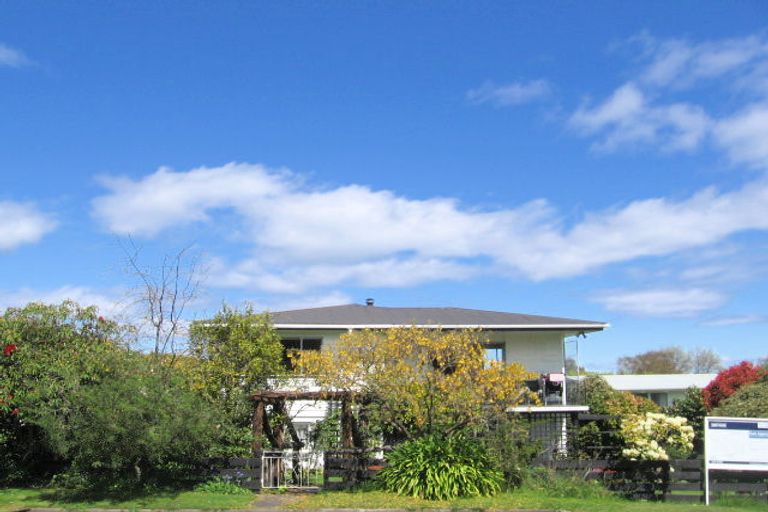 Photo of property in 62 Kurupae Road, Hilltop, Taupo, 3330