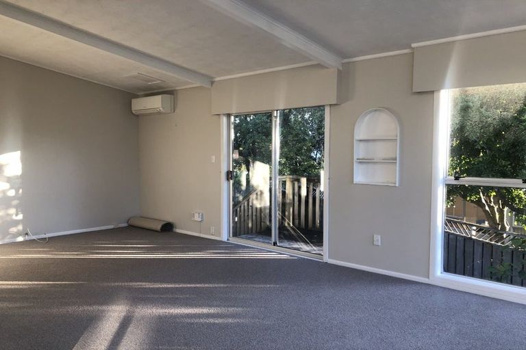 Photo of property in 19b Arrow Road, Forrest Hill, Auckland, 0620