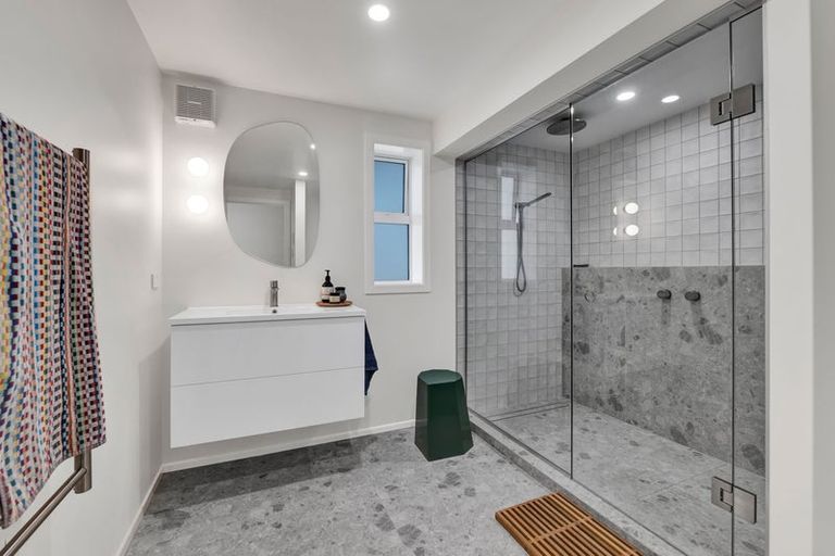 Photo of property in 185 Mangorei Road, Merrilands, New Plymouth, 4312