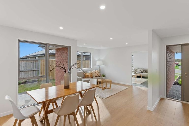 Photo of property in 18 Harry Manship Crescent, Halswell, Christchurch, 8025