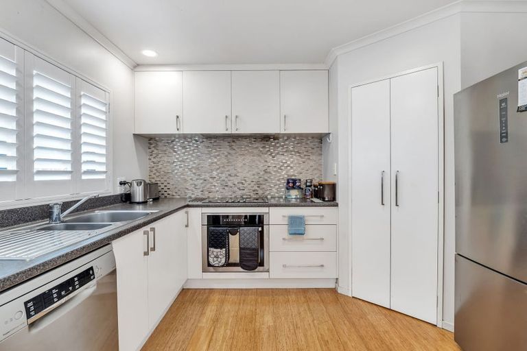 Photo of property in 8 Hansen Place, Takanini, 2112